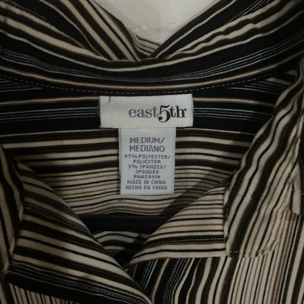East 5th button down top medium - image 3